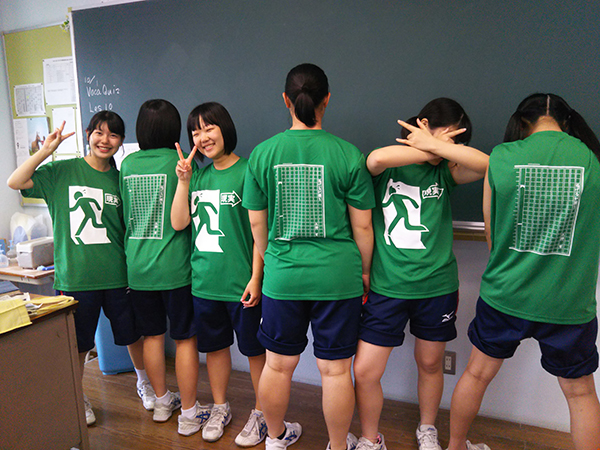 埼玉県h高等学校3年3組様 18 オリジナルクラスtシャツや部活tシャツ作成 プリントはクラtコンシェル 埼玉県h高等学校3年3組様 18 オリジナルクラスtシャツや部活tシャツ作成 プリントはクラtコンシェル
